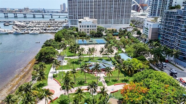 Building Photo - 2001 Biscayne Blvd