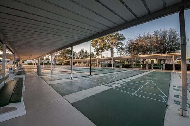 Building Photo - 8888 Kings Dr