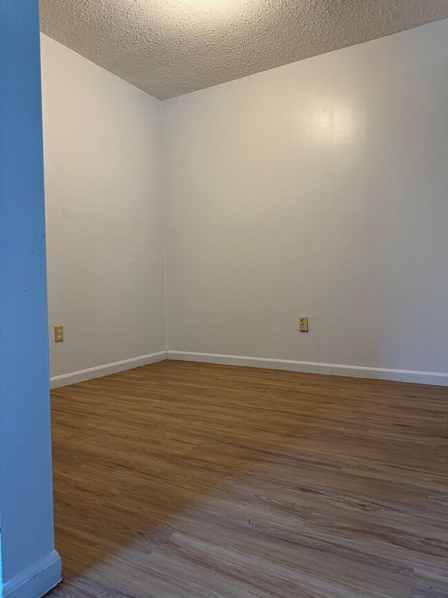 Building Photo - 1600 N Lane UNIT E