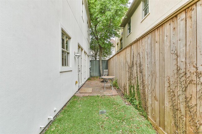 Building Photo - 3124 Murworth Dr