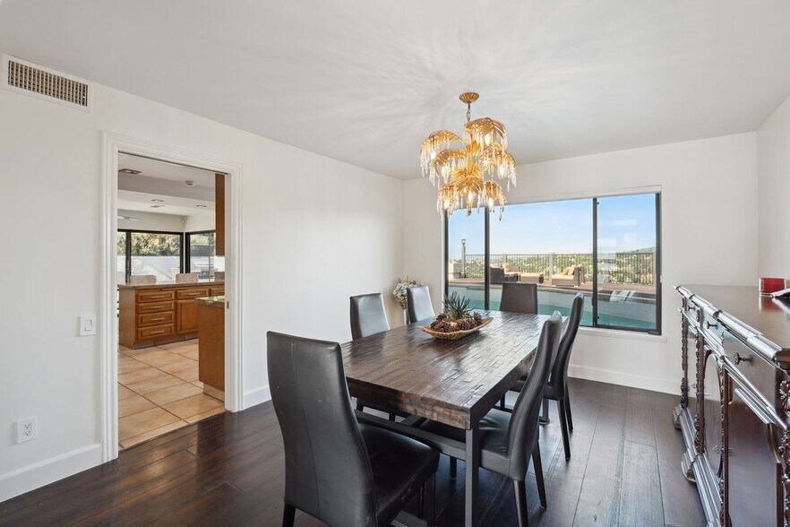 Building Photo - 4372 Park Vicente