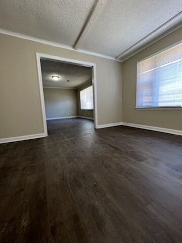 Building Photo - 2823 Baskin St