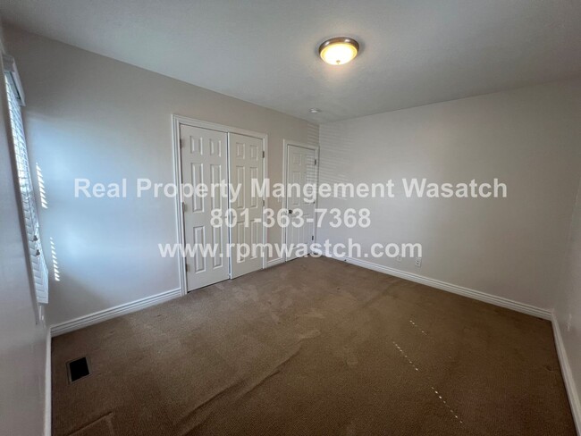 Building Photo - Look at This Beautiful 2 Bedroom 1 Bathroom Split Single Family home is Sugarhouse!!