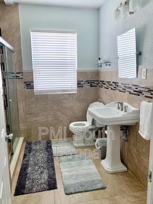 Building Photo - 701 S 26th St