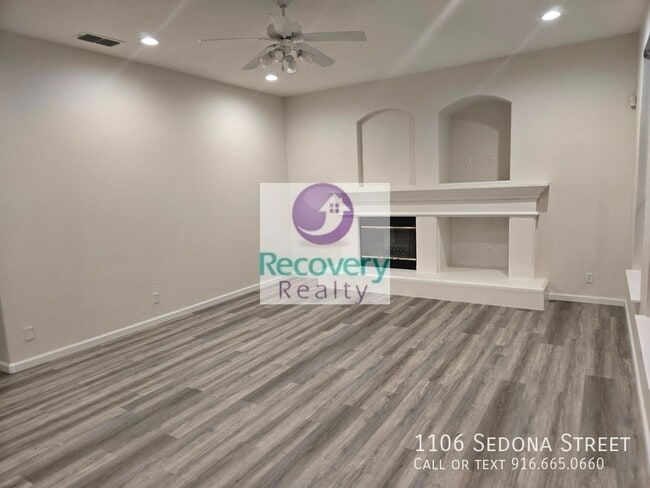 Building Photo - 1106 Sedona St