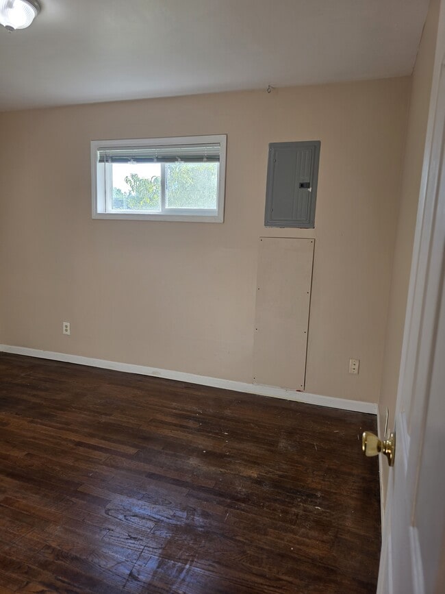 Building Photo - 22521 Ira Blvd