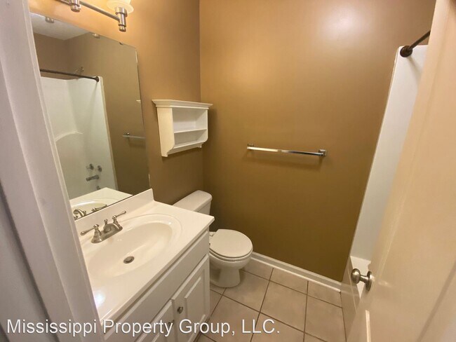 Building Photo - 3 br, 2.5 bath House - 113 Twin Gates Drive