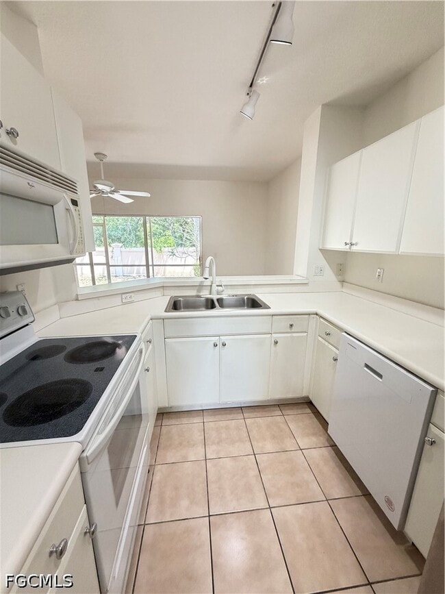 Building Photo - 8541 Athena Ct