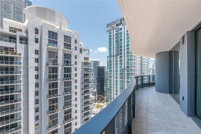 Building Photo - 1000 Brickell Plaza