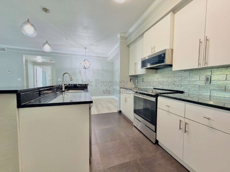 Building Photo - 11530 Villa Grand