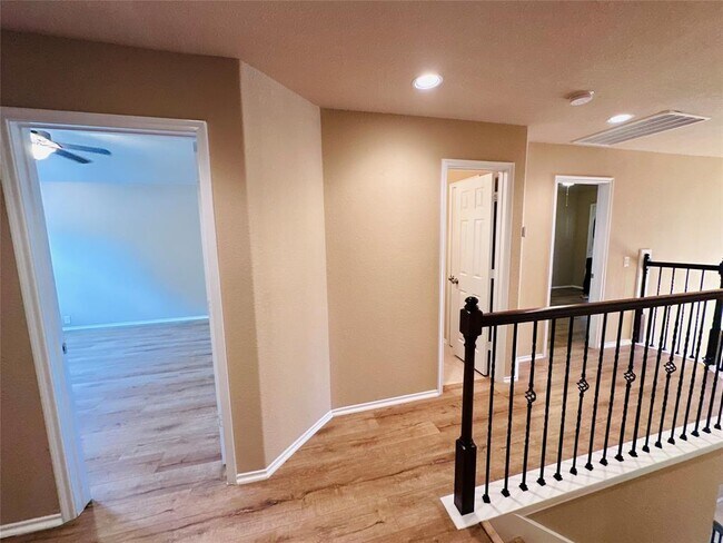 Building Photo - 26914 Harmony Shores Dr