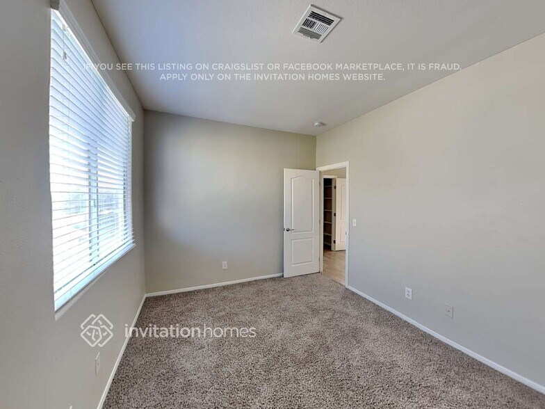 Building Photo - 3872 W Irvin Ave