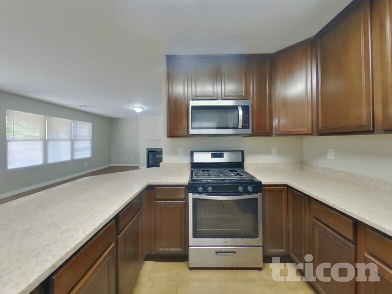 Building Photo - 5213 S 23rd Pl