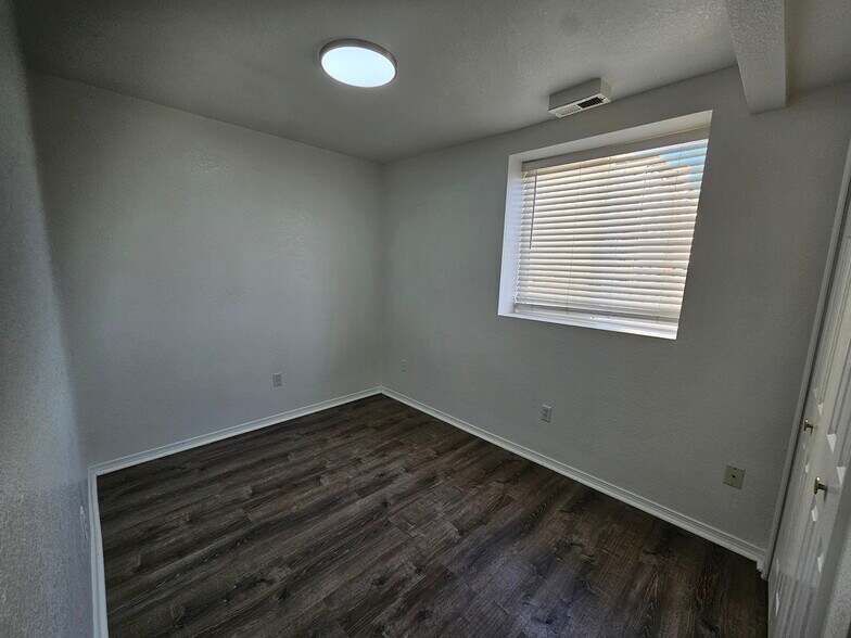 Building Photo - 525 N 20th St