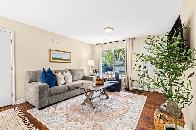 Building Photo - 18939 Sharon Ln