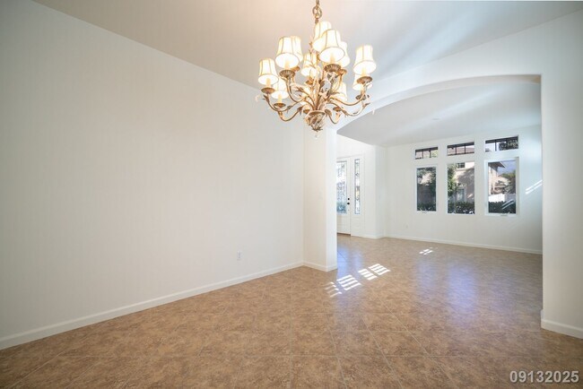 Building Photo - 4 Bed 3 Bath in Ocean Pointe