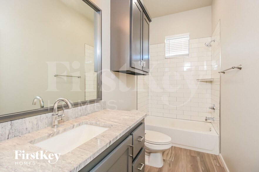Building Photo - 15901 Aparados Wy