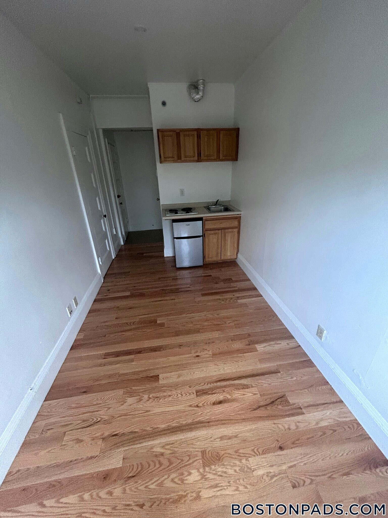 Building Photo - 1077 Beacon St