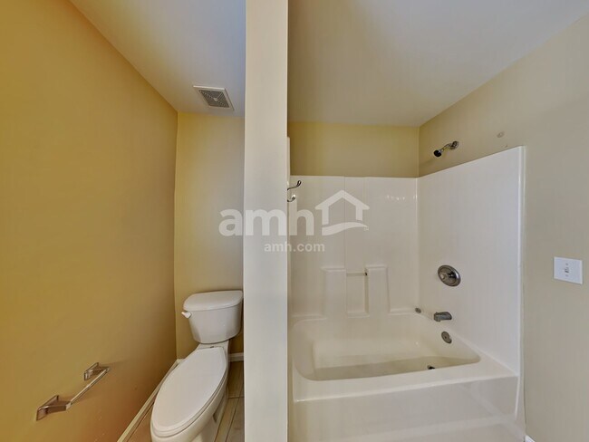 Building Photo - 169 Hunt Creek Dr