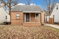 Building Photo - $1095 3 bedroom bungalow