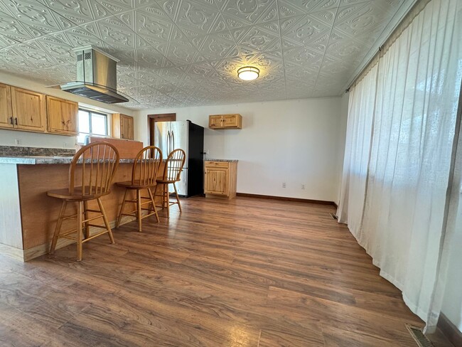 Building Photo - Cute 3 Bedroom house in Windsor