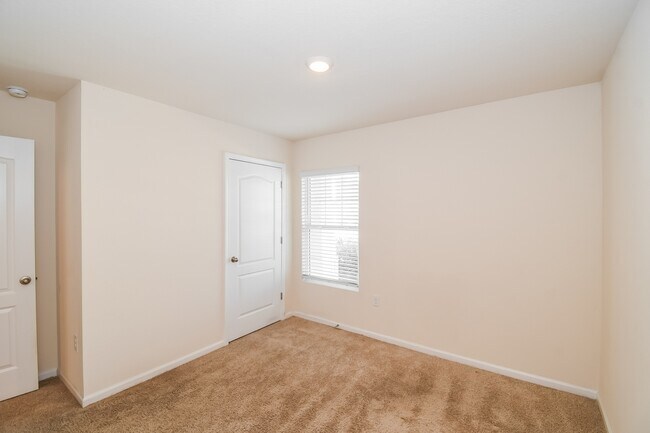 Building Photo - 86269 Express Ct
