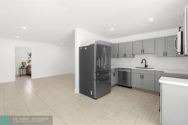 Building Photo - 906 29th St