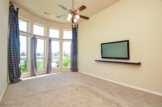 Building Photo - 2703 Bonnie Bray Dr