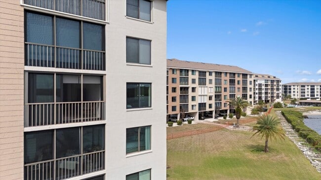 Building Photo - 4550 Bay Blvd