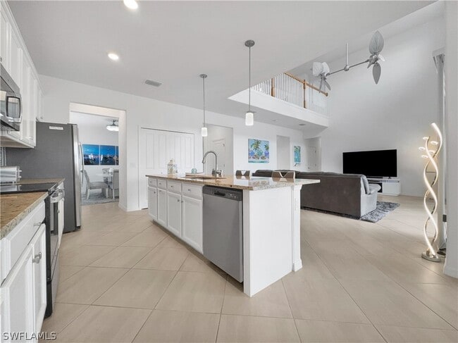 Building Photo - 3319 Menores Wy