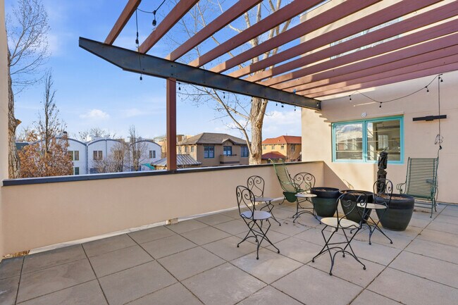 Building Photo - 742 Tenacity Dr