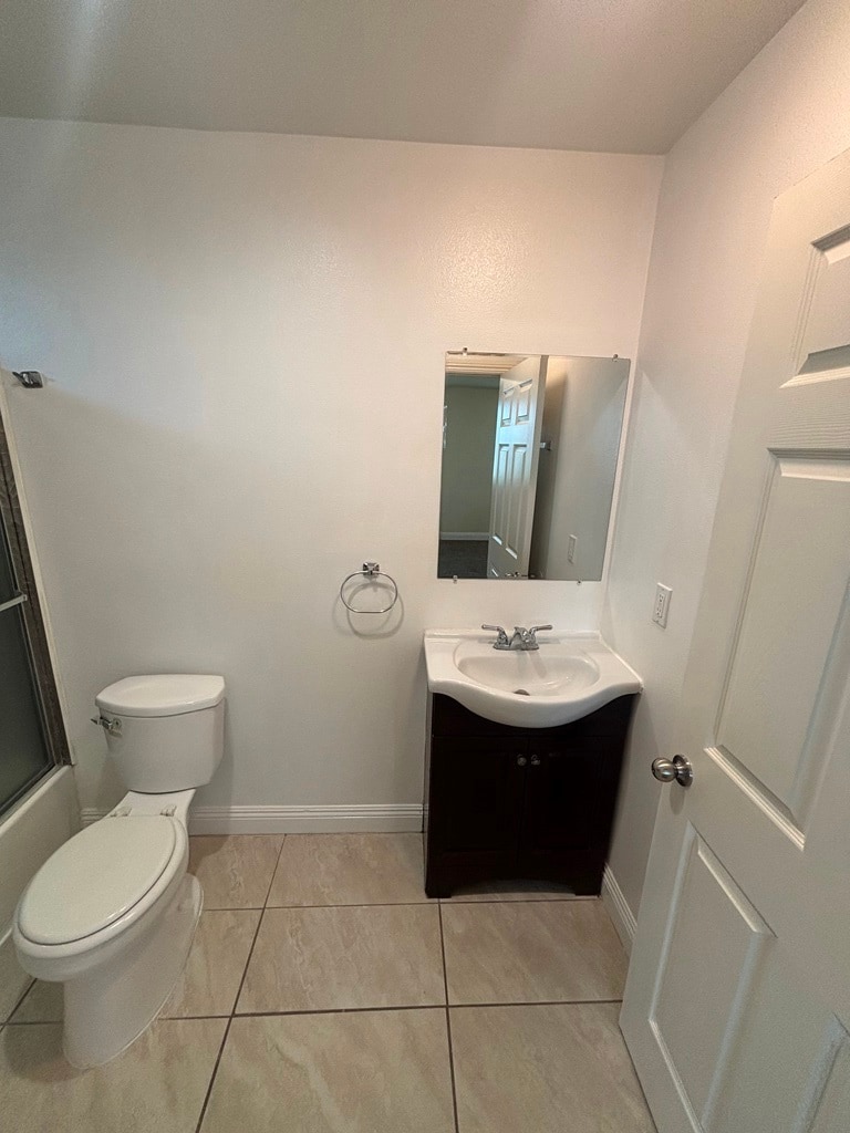 Building Photo - 428 W 75th St