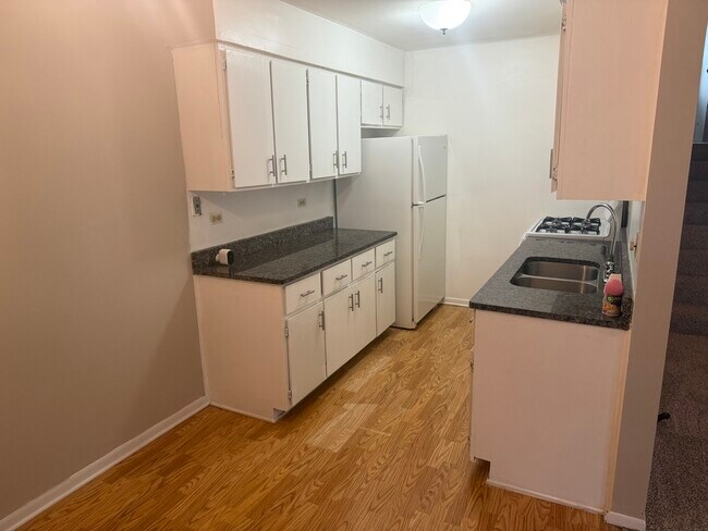 Building Photo - 1642 Country Lakes Dr