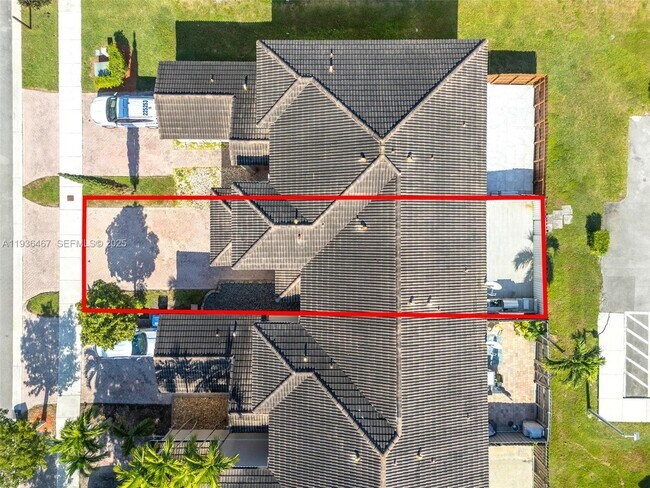 Building Photo - 851 SW 154th Path