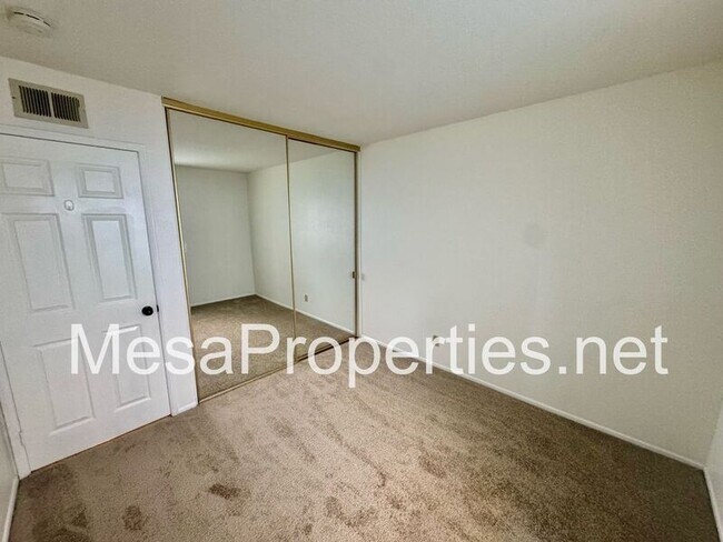 Building Photo - 1488 Poppy Ave