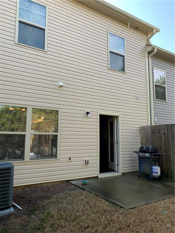 Building Photo - 549 Oakside Pl