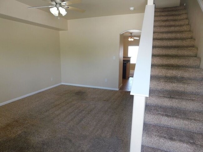Building Photo - Modern & Spacious 2-Bed, 2.5-Bath Townhome...
