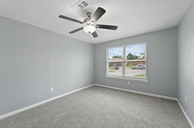 Building Photo - 405 Kelly Ln