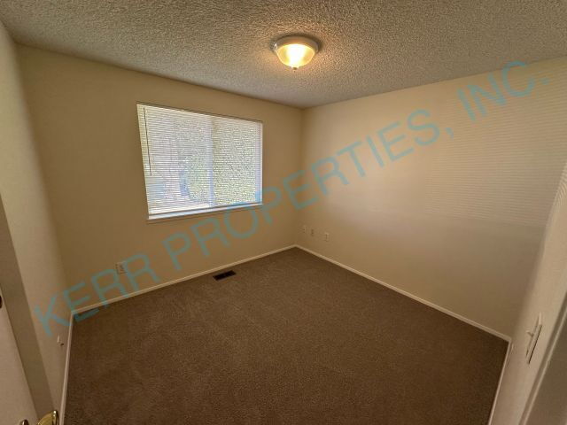 Building Photo - 2530 NE Hale Ave