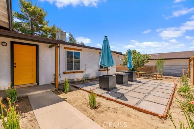 Building Photo - 10931 Knobb Ave