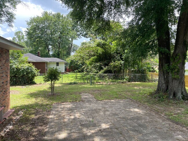 Building Photo - 106 Silver Bluff Rd