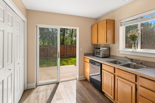 Building Photo - 306 Golden Valley Dr