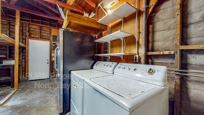 Building Photo - 1321 Berrydale Dr