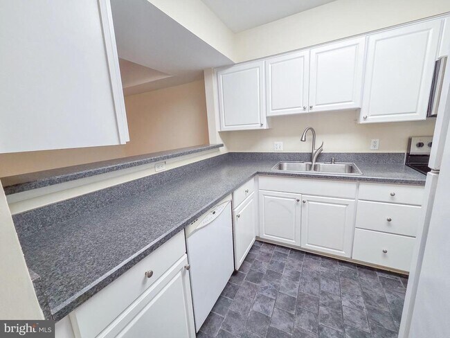 Building Photo - 10823 Hampton Mill Terrace