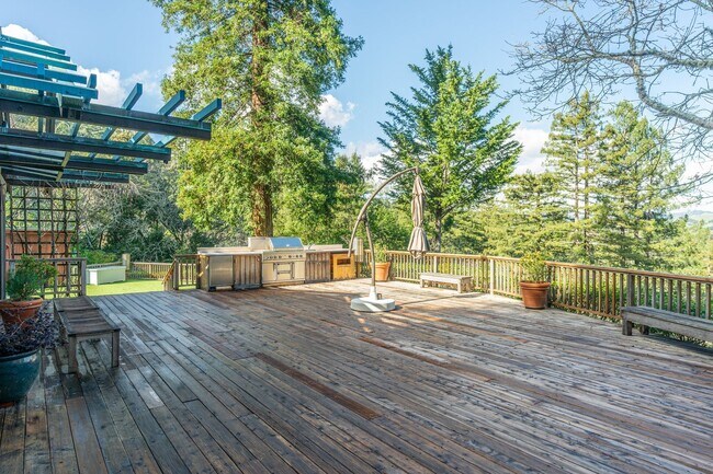 Building Photo - TWO WEEKS FREE! Stunning Architectural Masterpiece! 5BR+Yoga Studio/4.5BA! Ross! Views! Pool! Pet...