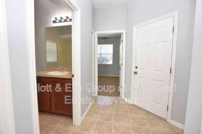 Building Photo - 6508 Sedgeford Dr