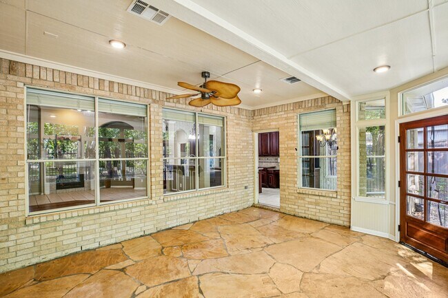 Building Photo - 8822 Ballinger Dr