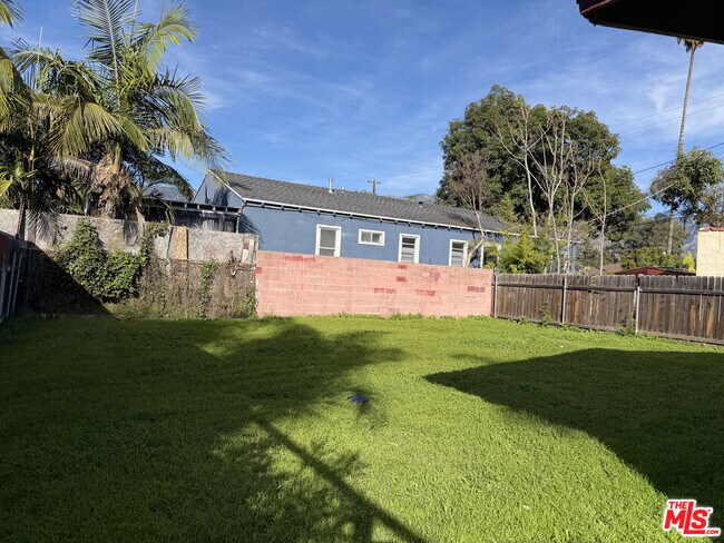 Building Photo - 281 Stanton St