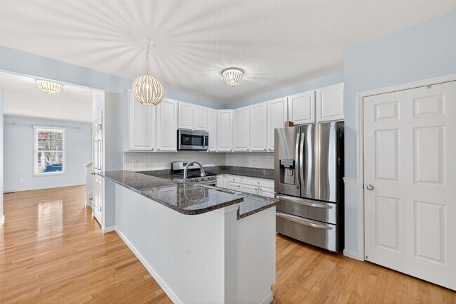 Building Photo - 3275 Simeon Bunker St