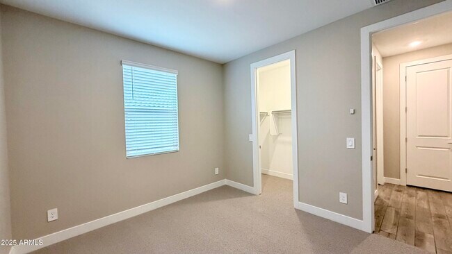 Building Photo - 15901 W El Cortez Pl